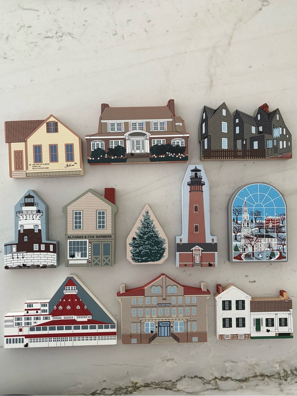 Cats Meow Village Lot 11 Hand Painted Wood Shelf Sitters Vintage 7 Gables